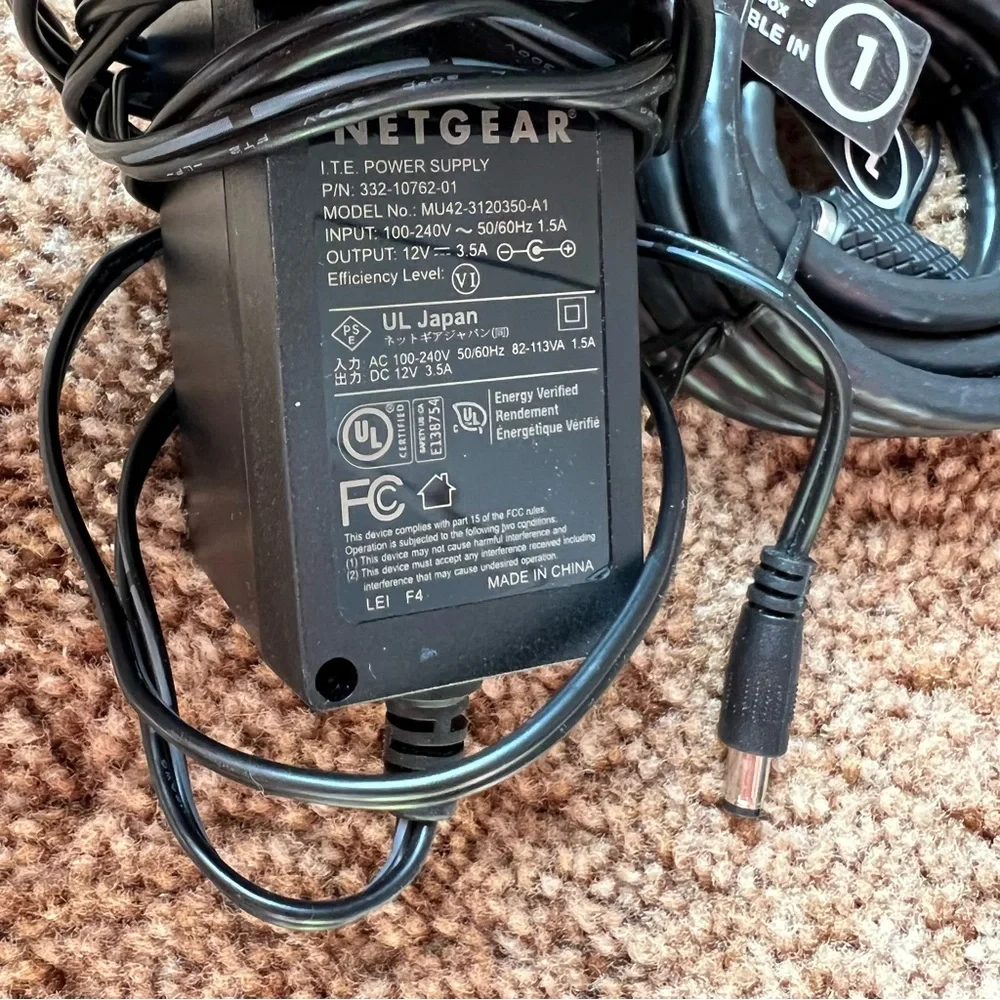 NETGEAR Nighthawk Cable Modem WiFi Router AC1900 Built-In DOCSIS - Picture 9 of 15